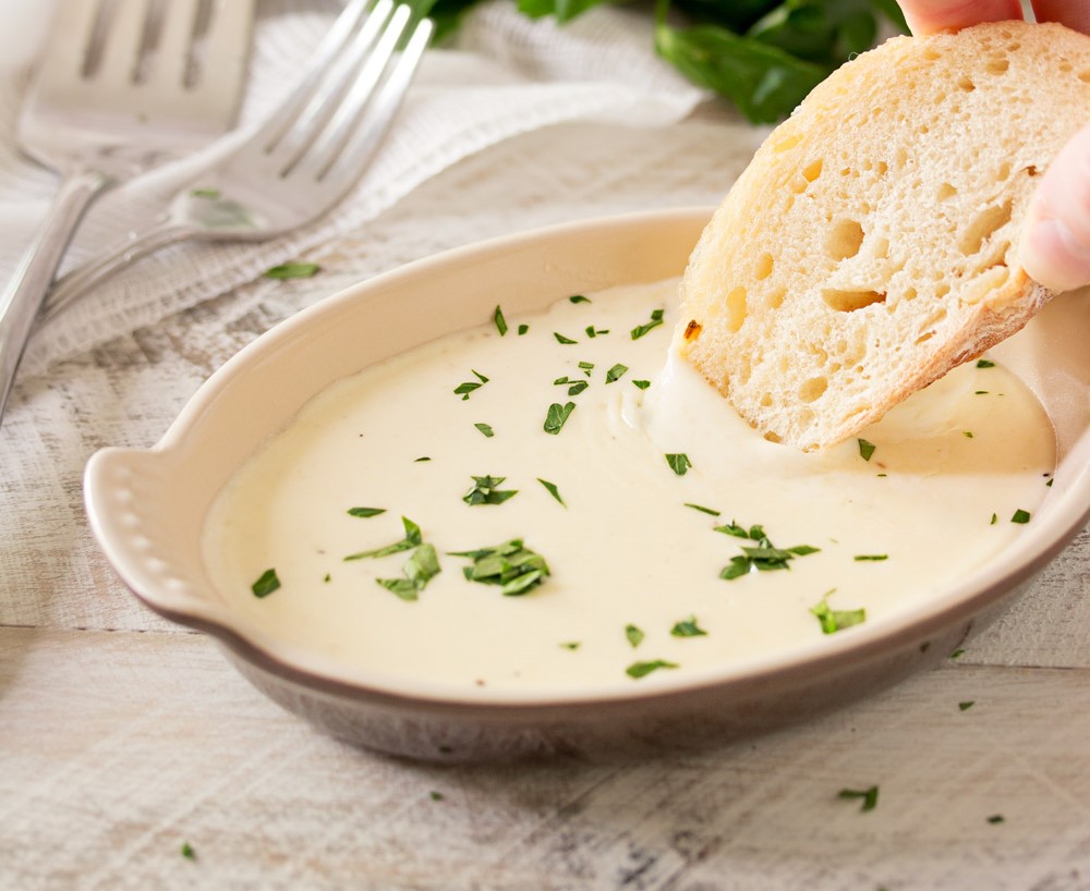 how to make a cheese sauce with cream cheese